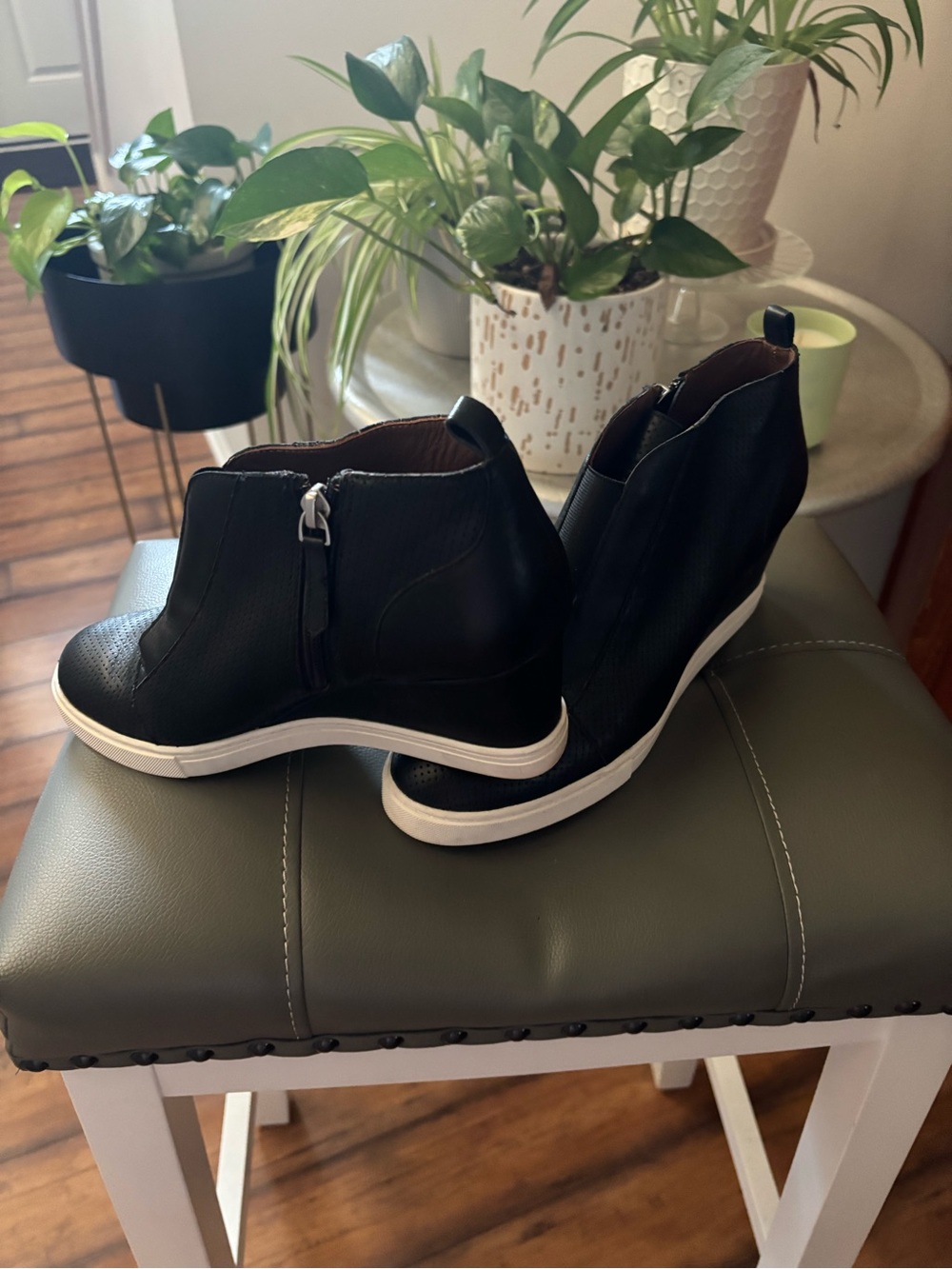 Linea Paolo Felicia Black Perforated Leather Wedge Sneaker Bootie Size 8